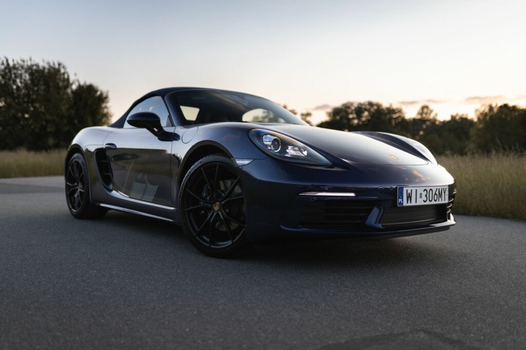 Sportowy samochód - Porsche Panamera 4 E-Hybrid