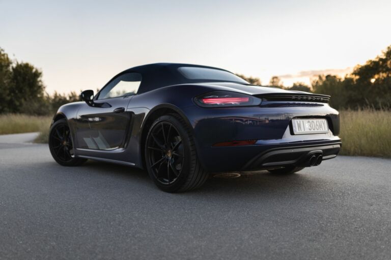 Porsche Boxster Gentian Blue Zamkniety Dach