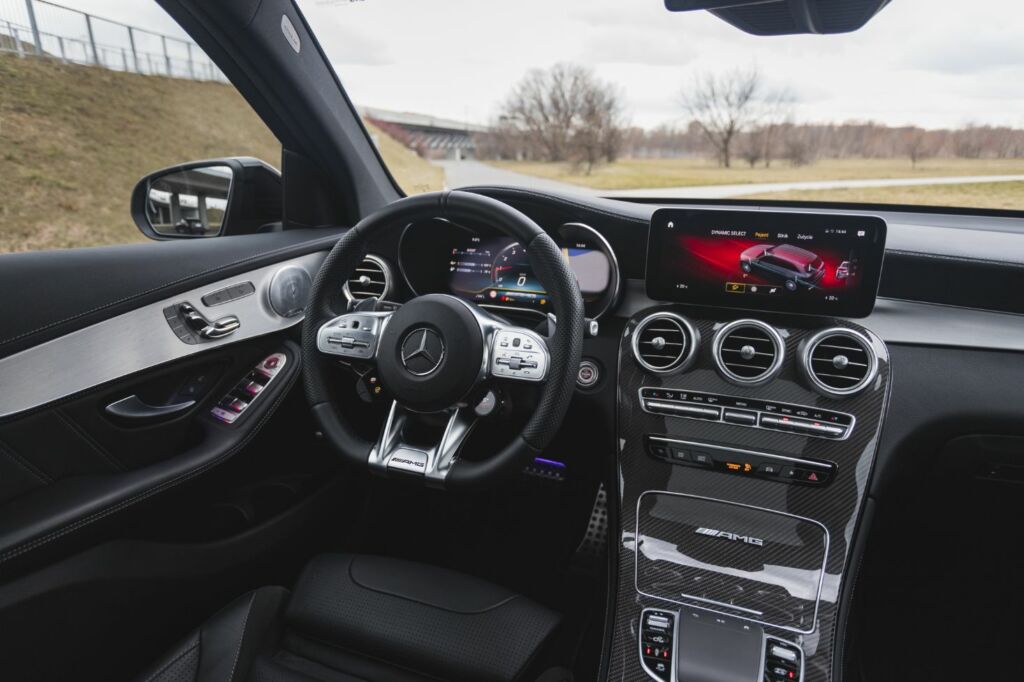 Mercedes AMG GLC63 widok kierowcy