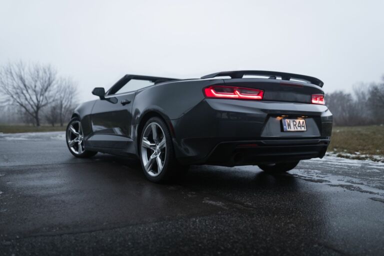 Chevrolet Camaro SS szare linia