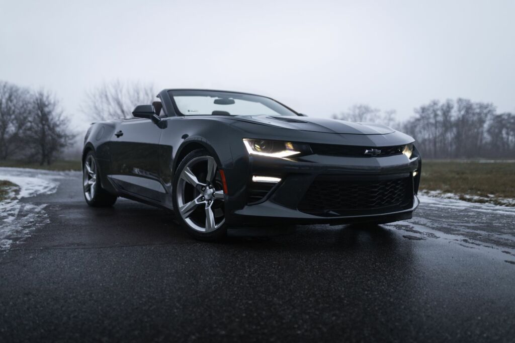 Chevrolet Camaro SS szare sylwetka