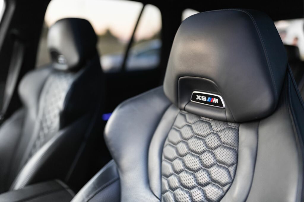 BMW X5M Competition fotele