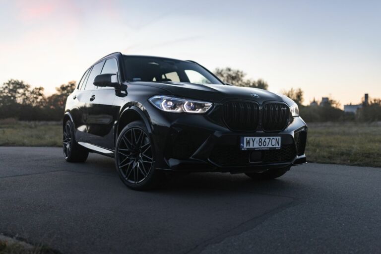 BMW X5M Competition sylwetka