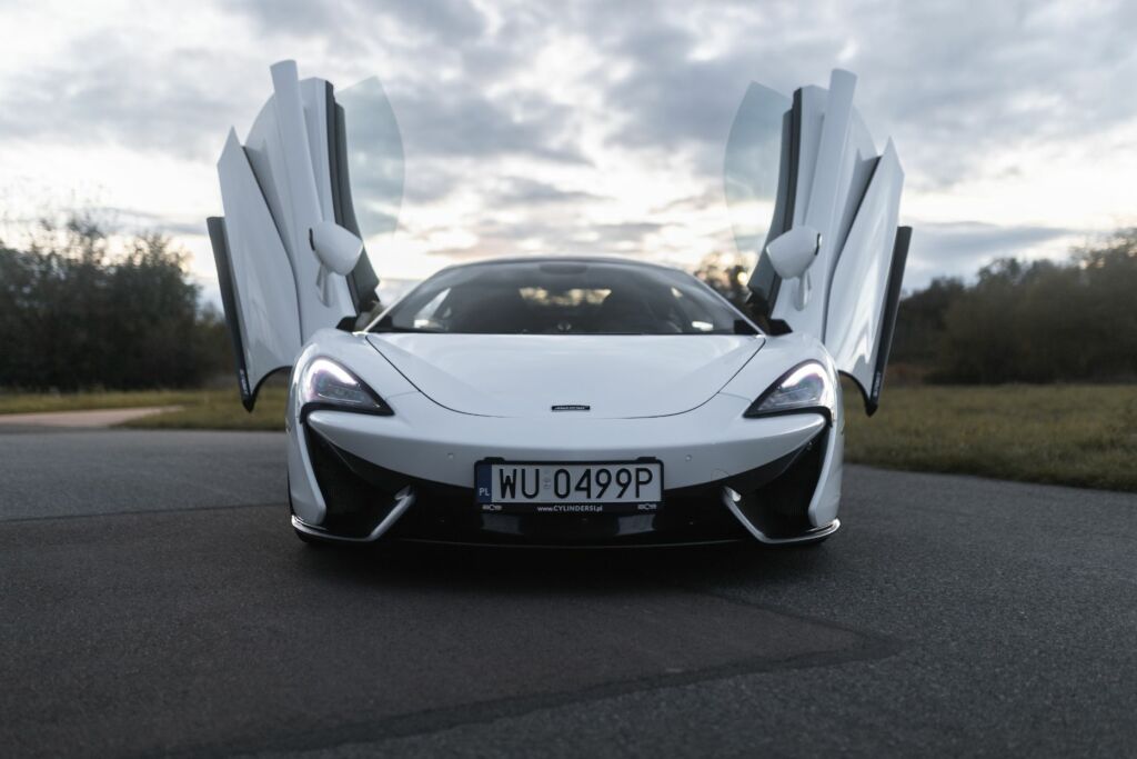 McLaren 570 GT drzwi