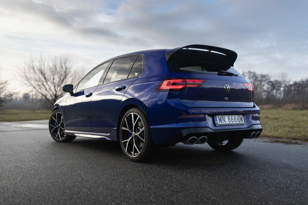 Volkswagen Golf R Linia