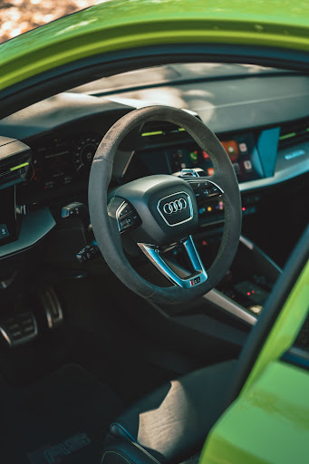 Wnętrze i kierownica Audi RS3 Limousine