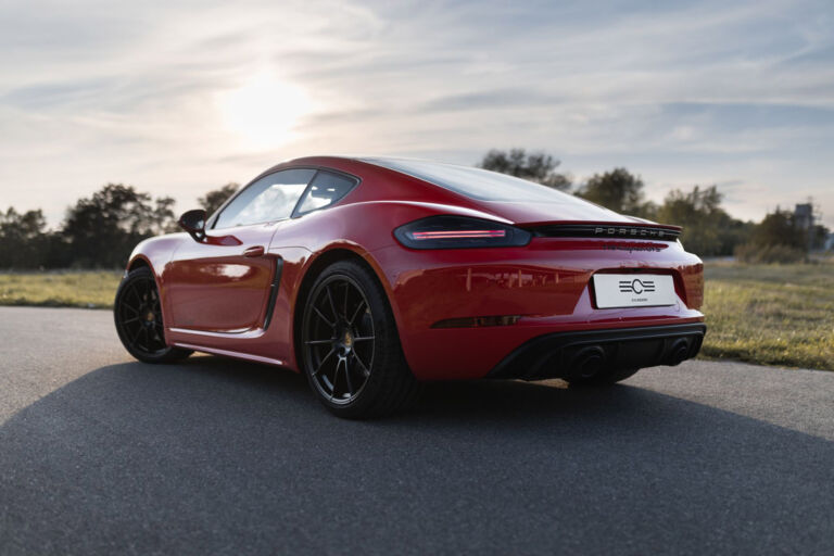 Porsche 718 Cayman GTS – linia nadwozia – ujęcie 1