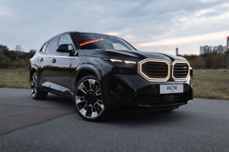 BMW XM – sylwetka samochodu – ujęcie 1