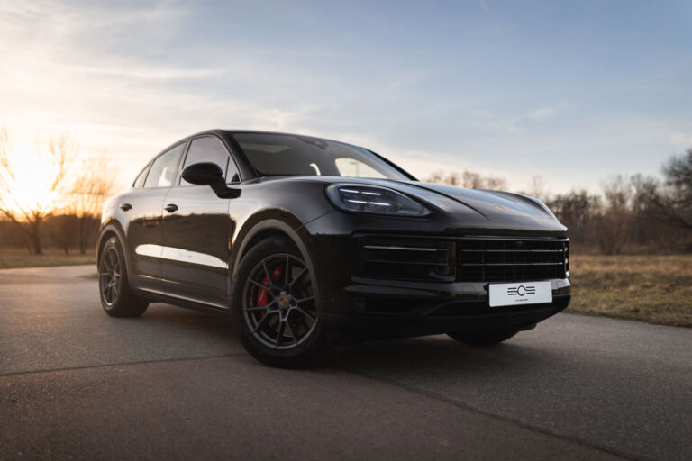 Porsche Cayenne S Coupé – sylwetka samochodu – ujęcie 1