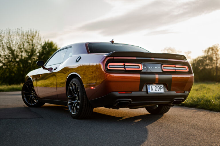 Dodge Challenger 6.4RT Scat Pack linia
