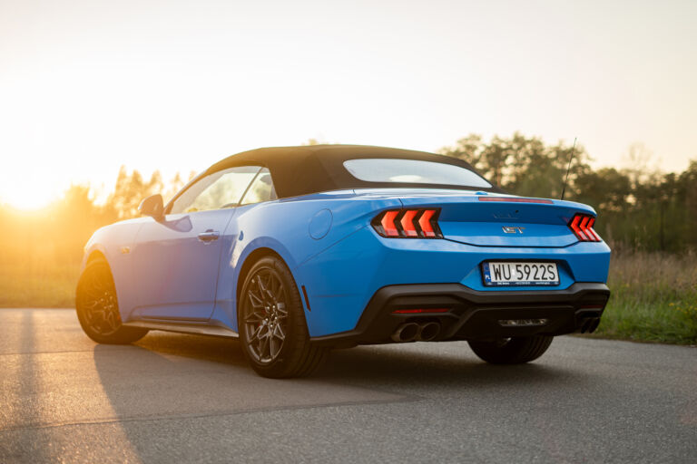 Ford Mustang S650 GT Cabrio linia