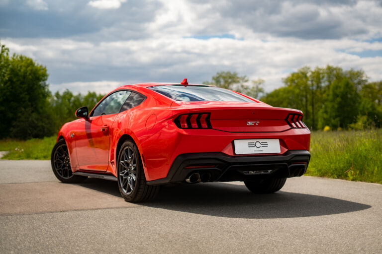 Mustang S650 GT Fastback Tyłem