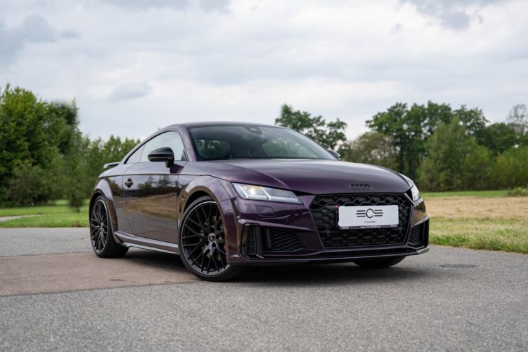 Audi TT S Coupé – sylwetka z przodu