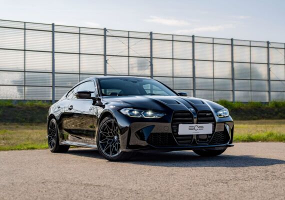 BMW M4 Competition xDrive Coupe Black – linia nadwozia