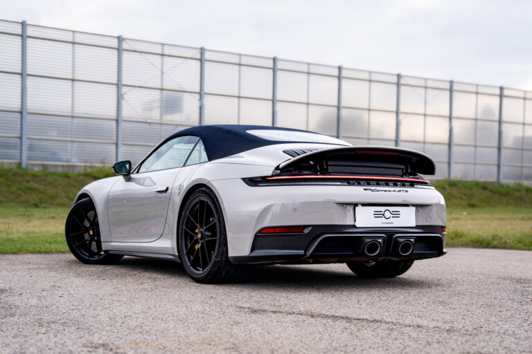 Porsche 911 Carrera 4 GTS Cabrio – linia tyłu