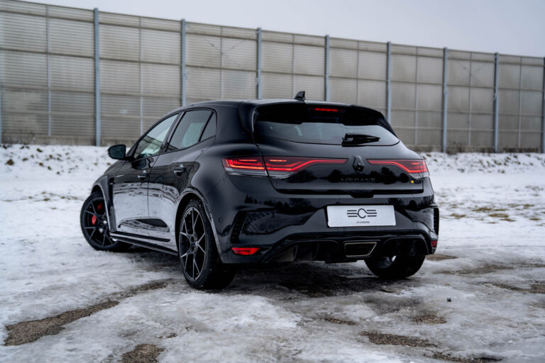 Renault Megane R.S. Ultimate – sylwetka z tyłu