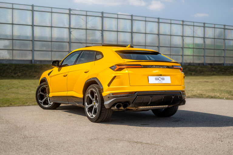Lamborghini Urus – sylwetka z tyłu