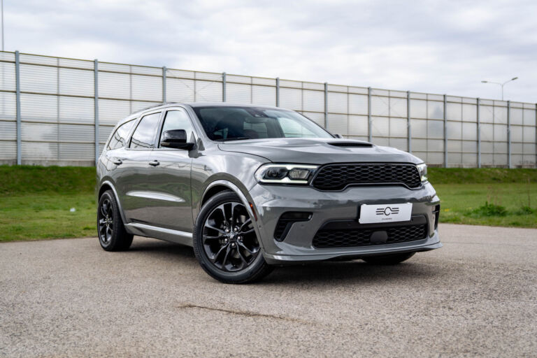 Dodge Durango 5.7 R/T – sylwetka z przodu