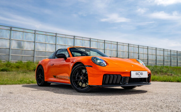 Porsche 911 Targa 4 GTS – sylwetka z przodu – ujęcie 3
