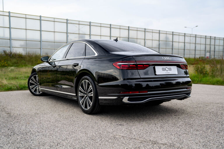 Audi A8 Long – sylwetka z tyłu